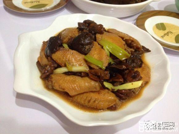 榛蘑炖鸡翅
