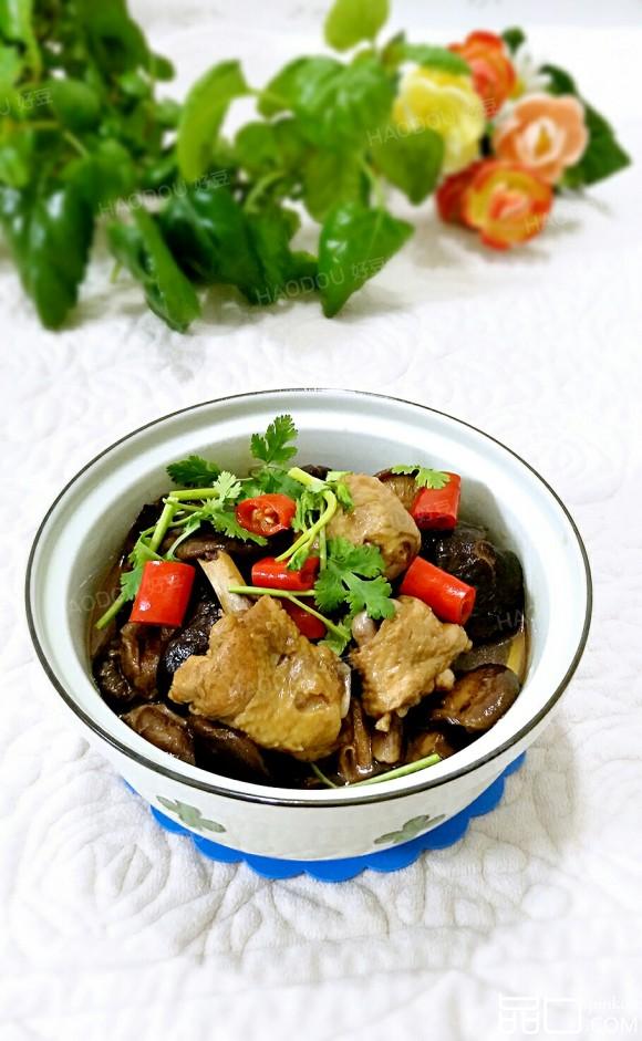砂锅香菇鸡腿煲