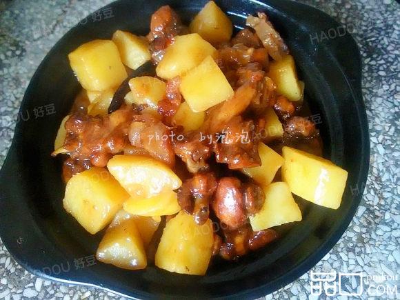 鸡腿土豆煲仔饭