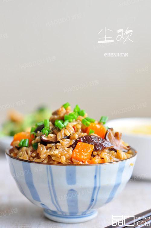 香菇鸡腿焖饭