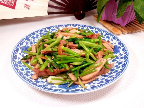 芹菜炒鸡腿肉