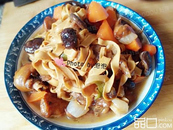 鸡腿烧菌菇