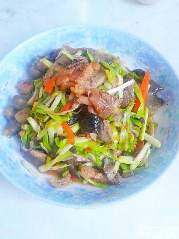 蒜黄蘑菇鸡腿