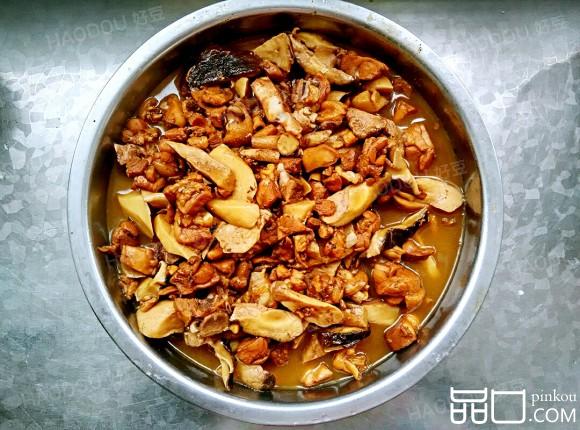 鸡腿炖香菇