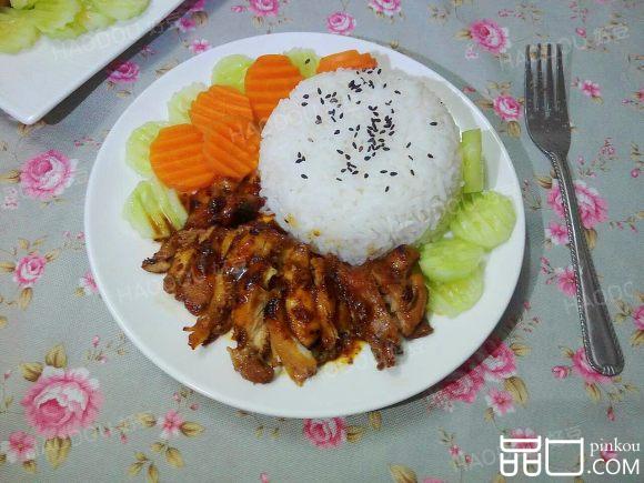 胡萝卜鸡腿拼饭