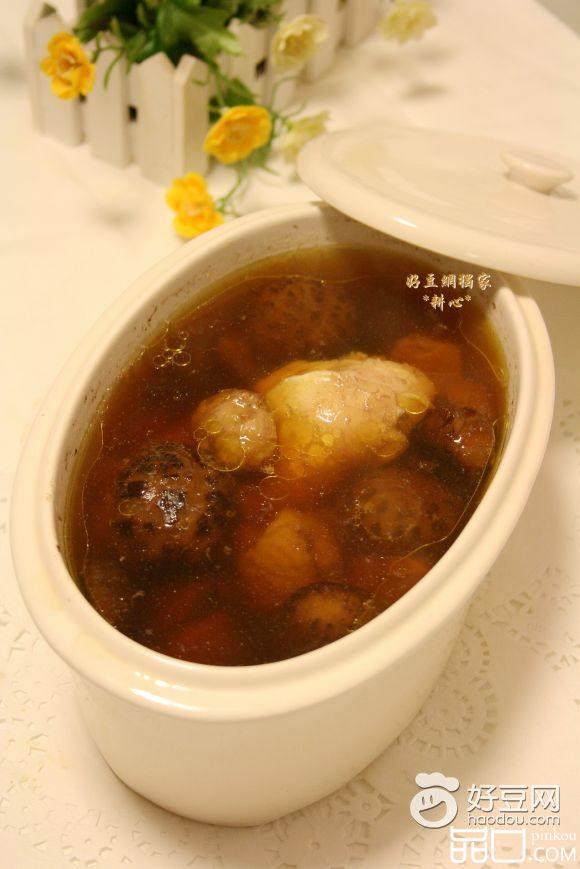 香菇栗子炖鸡腿
