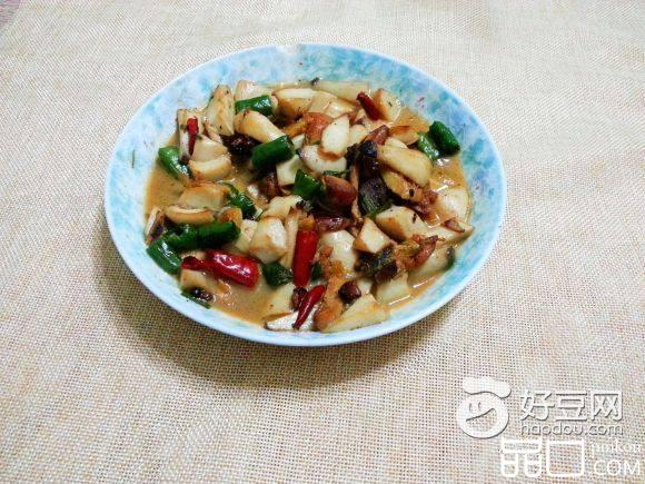 杏鲍菇炖鸡腿