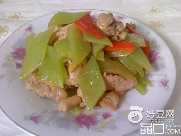 鸡腿肉炒莴笋