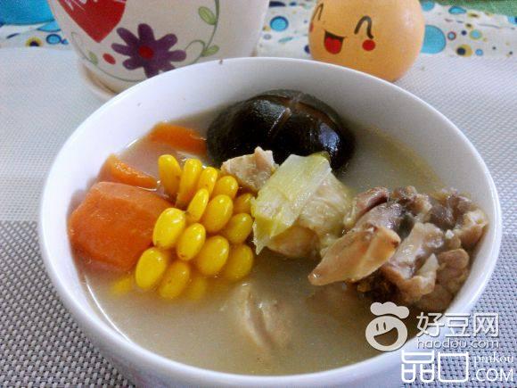 甜玉米香菇鸡汤