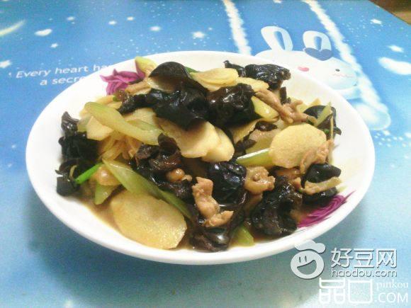 鸡腿炒木耳淮山