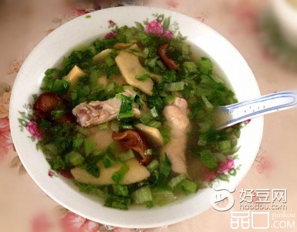 莴笋叶鲜笋香菇鸡汤