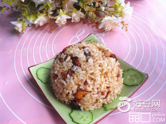 鸡腿肉香菇炒饭
