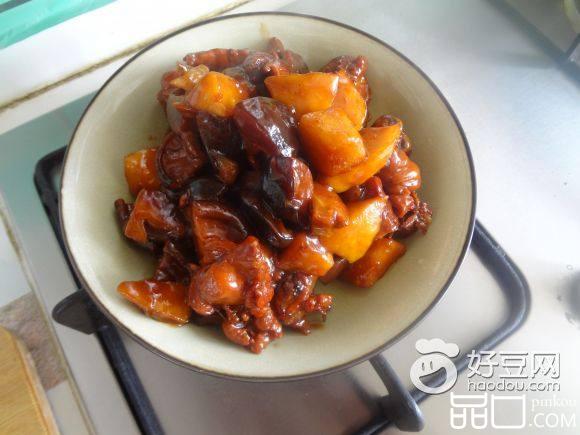 鸡腿炖苹果蘑菇