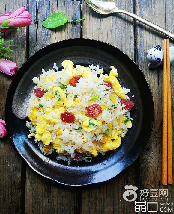 腊肠鸡蛋炒饭