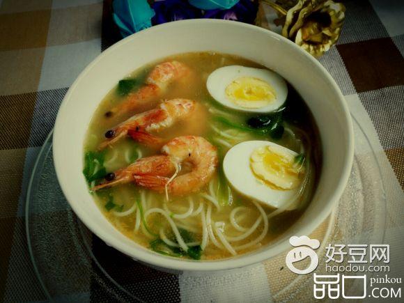 鲜虾菠菜浓汤面