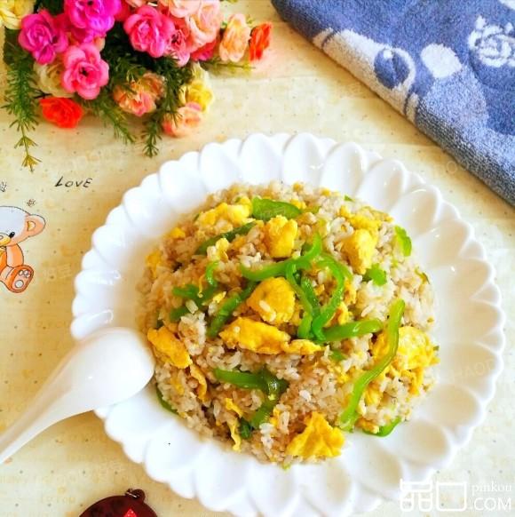 尖椒鸡蛋炒饭