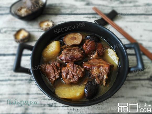 鸭肉炖香菇土豆