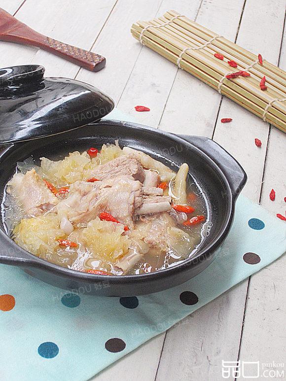 银耳鸭汤