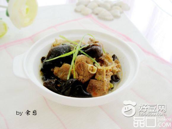 酸菜木耳炖鸭肉