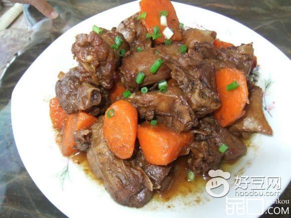 胡萝卜炖鸭肉