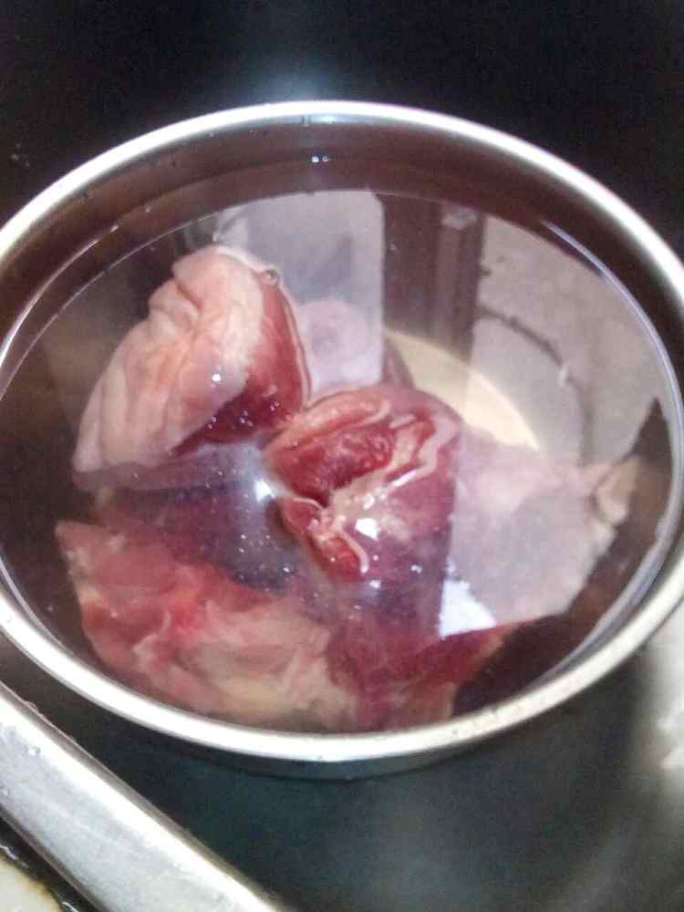 猪蹄蹄膀汤步骤1