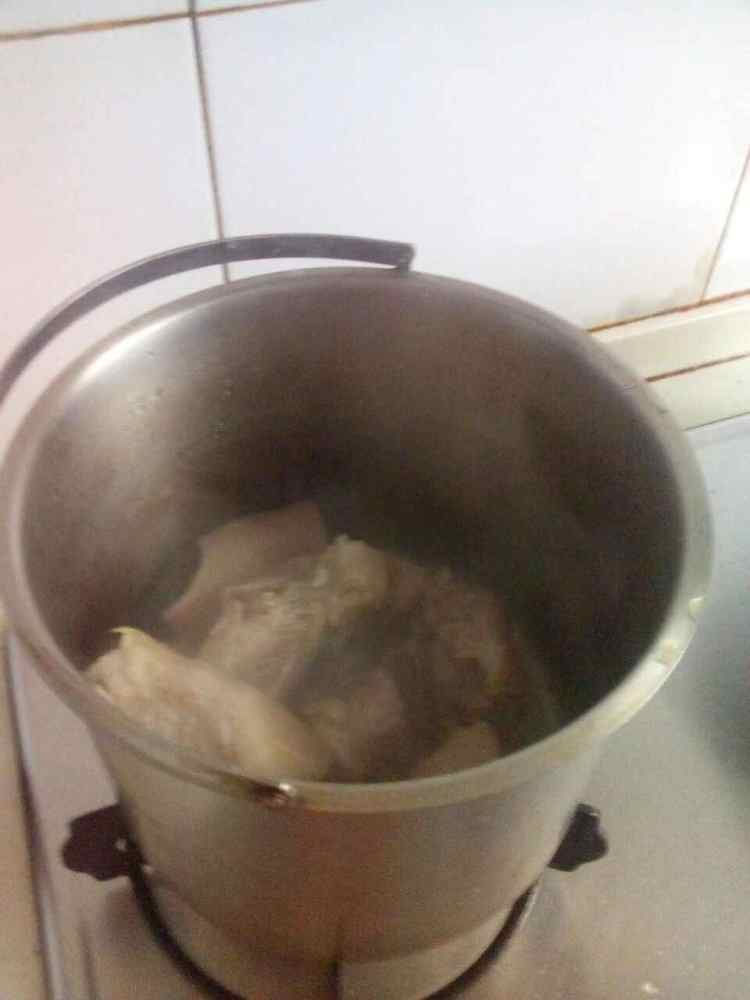 猪蹄蹄膀汤步骤7