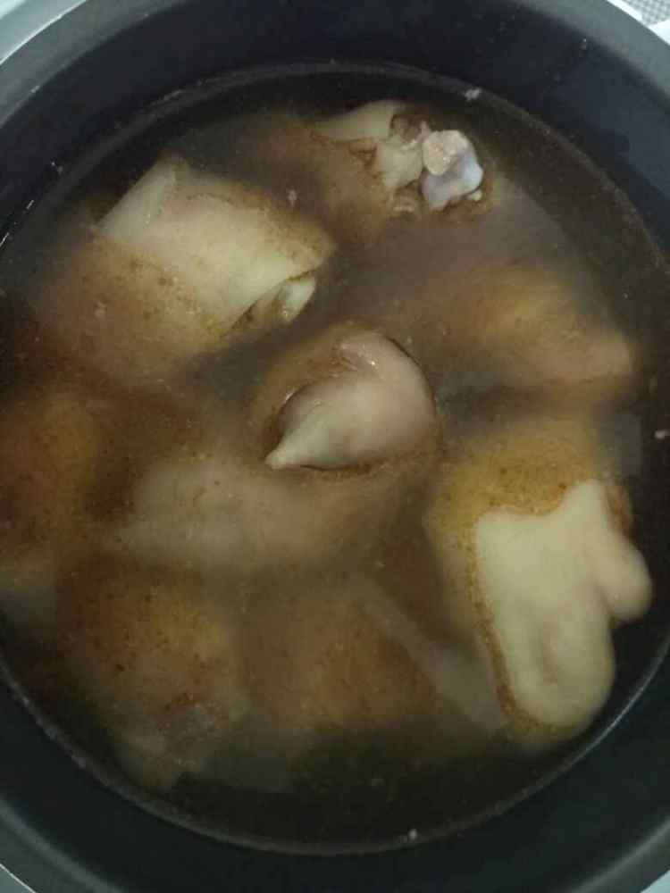 老坛酸菜炖猪手步骤5