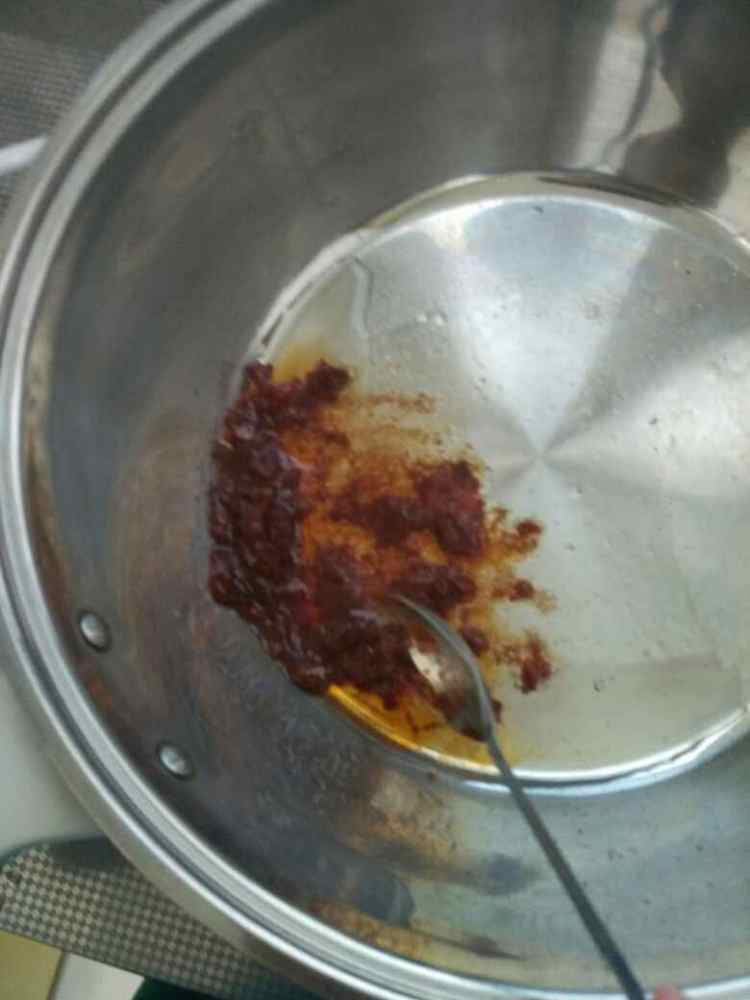 老坛酸菜炖猪手步骤2