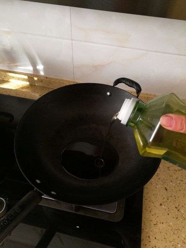 猪蹄酸菜面步骤1