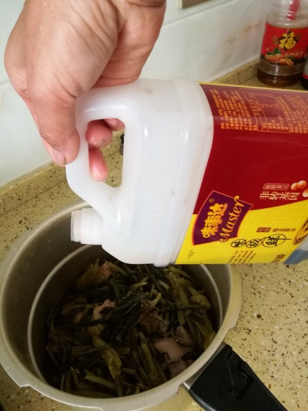 猪蹄酸菜面步骤7