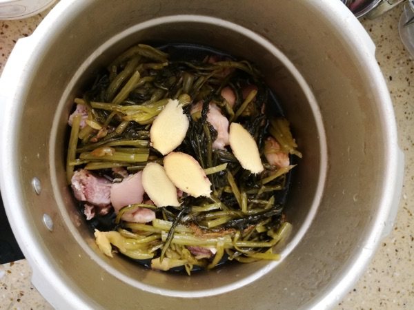 猪蹄酸菜面步骤9