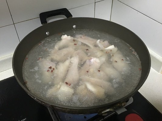 香菇黄豆炖猪蹄步骤4