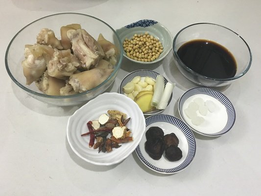 香菇黄豆炖猪蹄步骤5