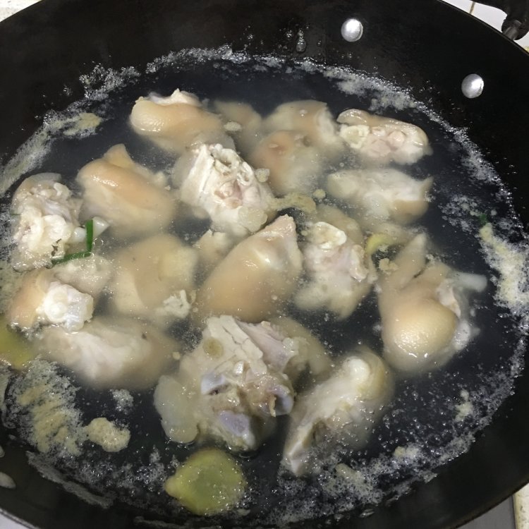 酸辣泡蹄花步骤2