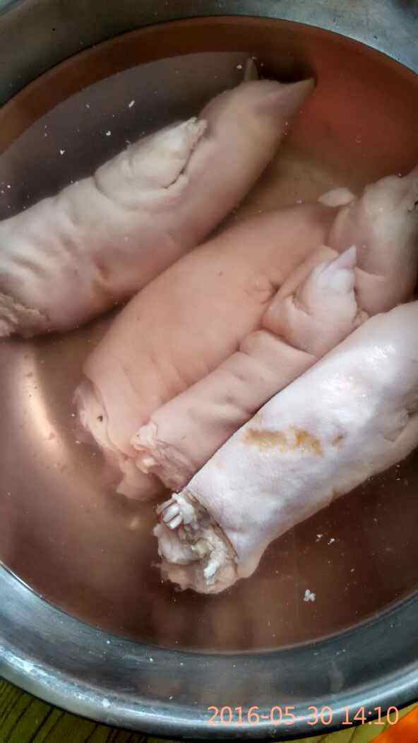 酸辣猪蹄#新鲜从这里步骤1