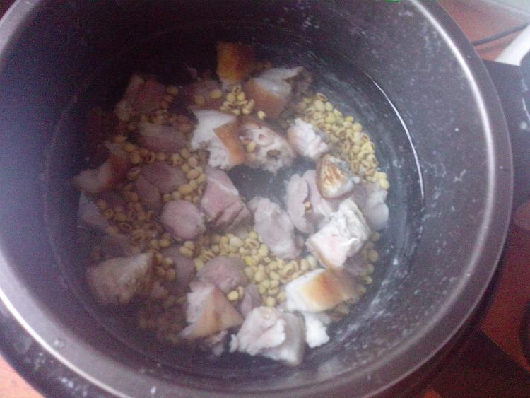 黄豆炖猪蹄步骤4