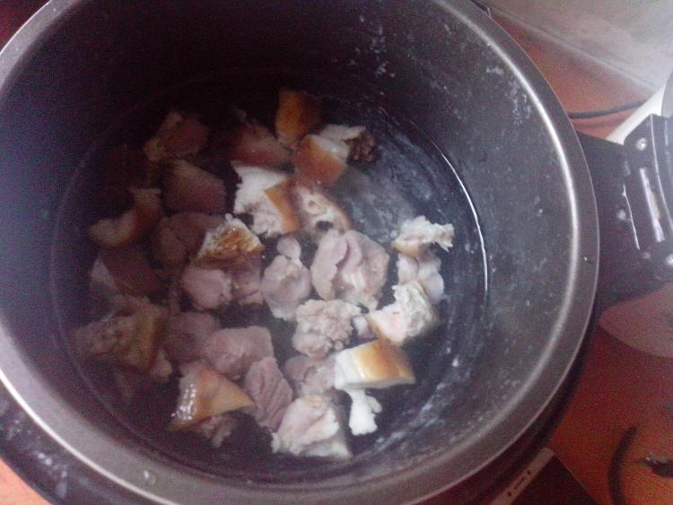 黄豆炖猪蹄步骤2
