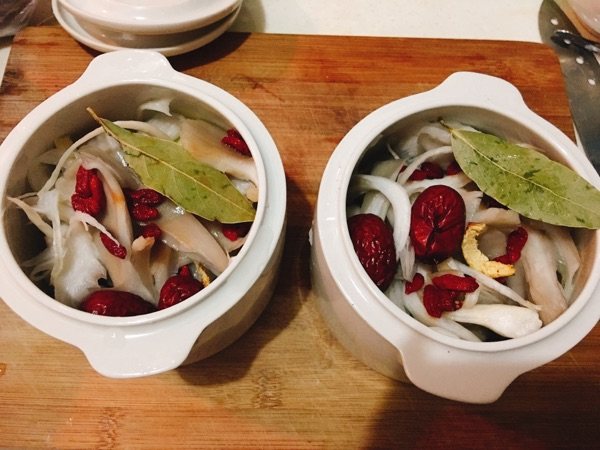 菌菇猪蹄汤步骤6