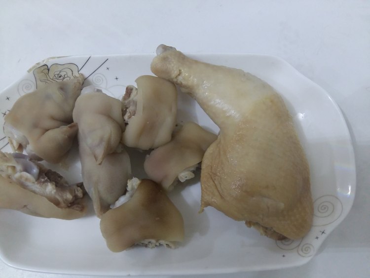 豆浆蹄煲鸡步骤6