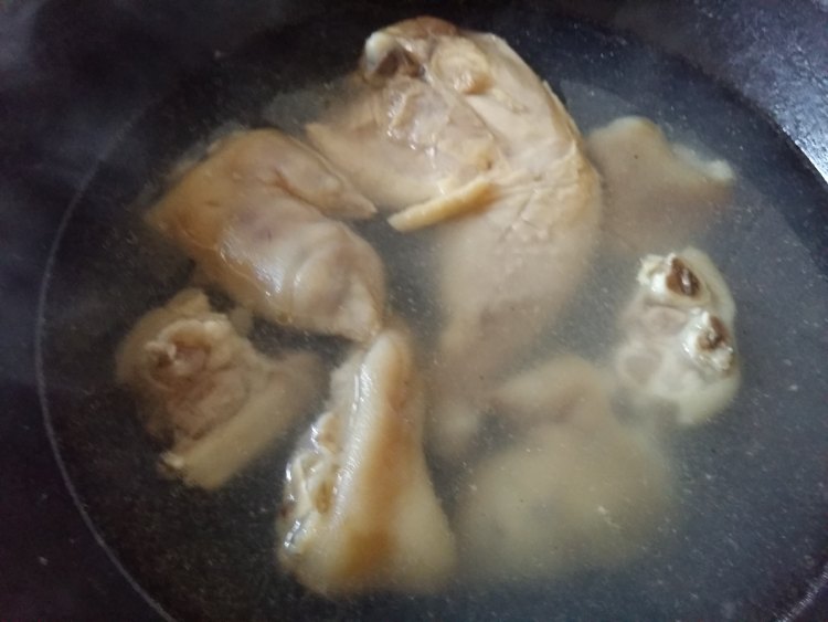 豆浆蹄煲鸡步骤5