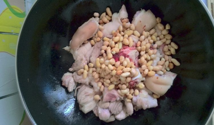 南乳花生猪蹄煲步骤9