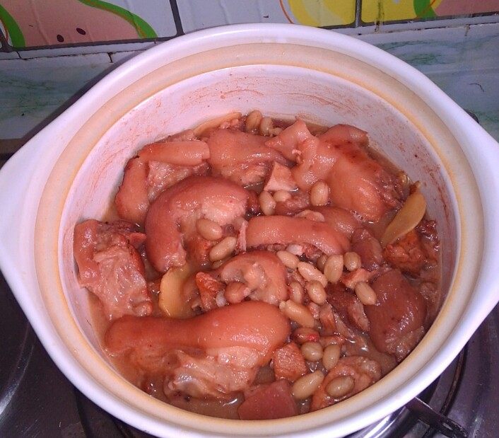 南乳花生猪蹄煲步骤12