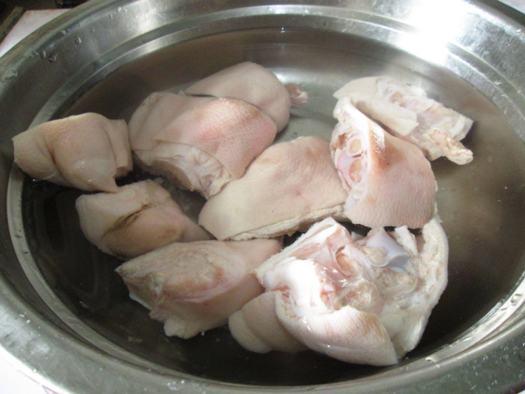 电饭锅版红烧猪蹄步骤1