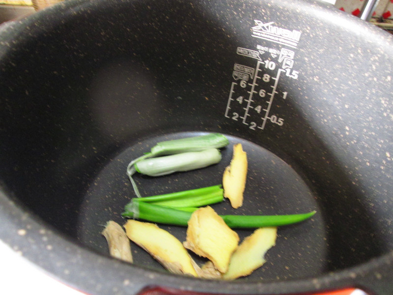 电饭锅版红烧猪蹄步骤6