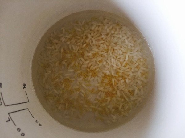 菠菜猪蹄小米粥步骤4