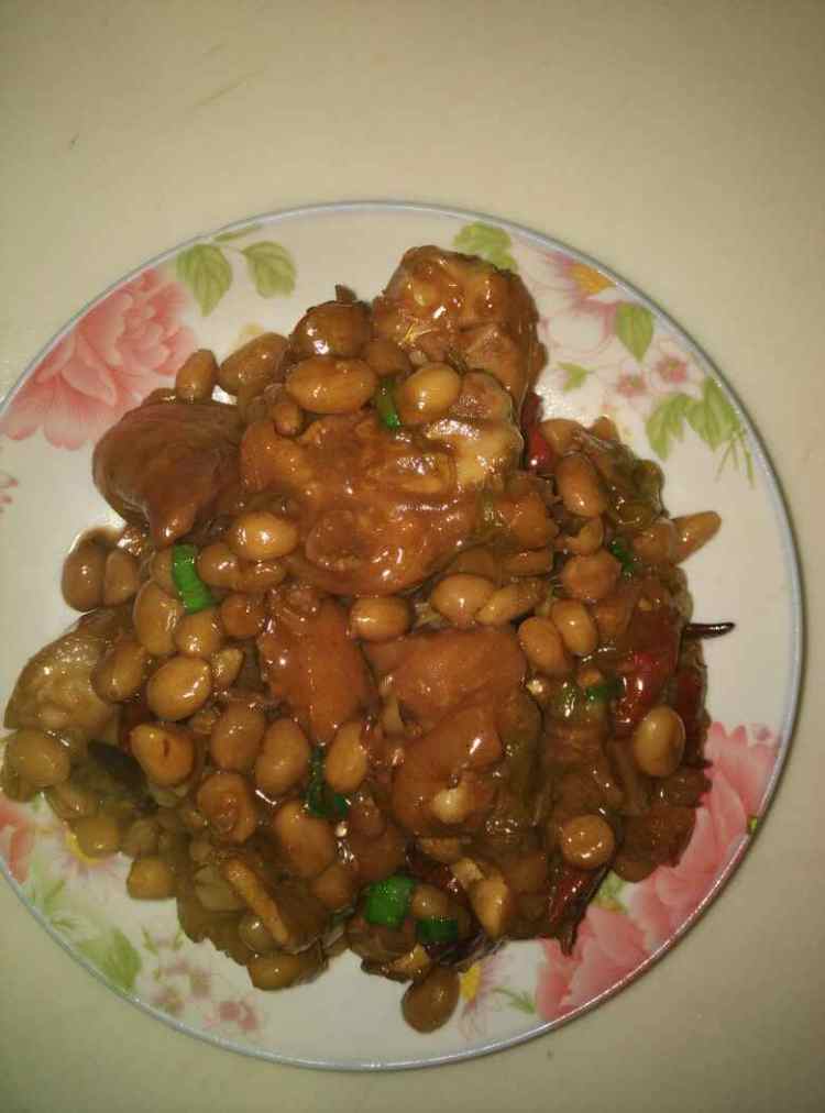 腐乳汁猪蹄炖花生步骤9