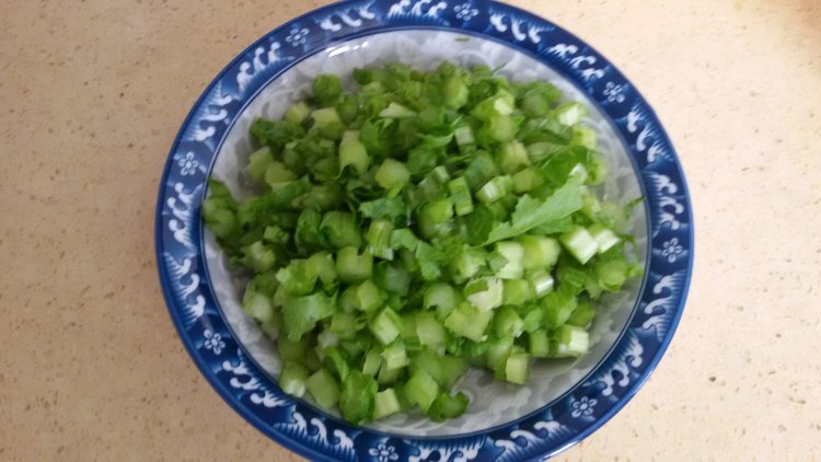 青菜粒炒红烧猪蹄步骤2