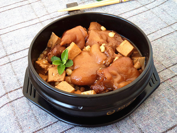 豆腐玉米烧猪蹄步骤11