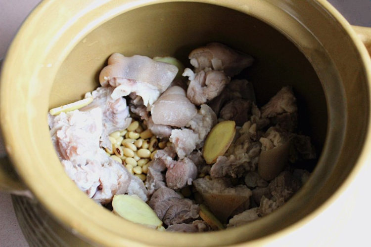 猪蹄南瓜黄豆汤步骤5