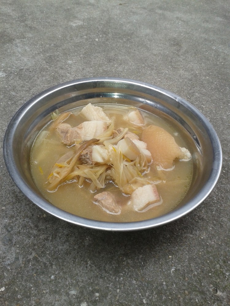黄花菜炖猪蹄步骤5